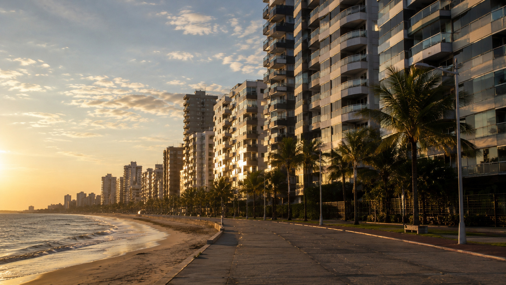 Orla de Vila Velha ao entardecer - prédios residenciais à beira-mar, Espírito Santo - Venturatto Administradora de Condomínios